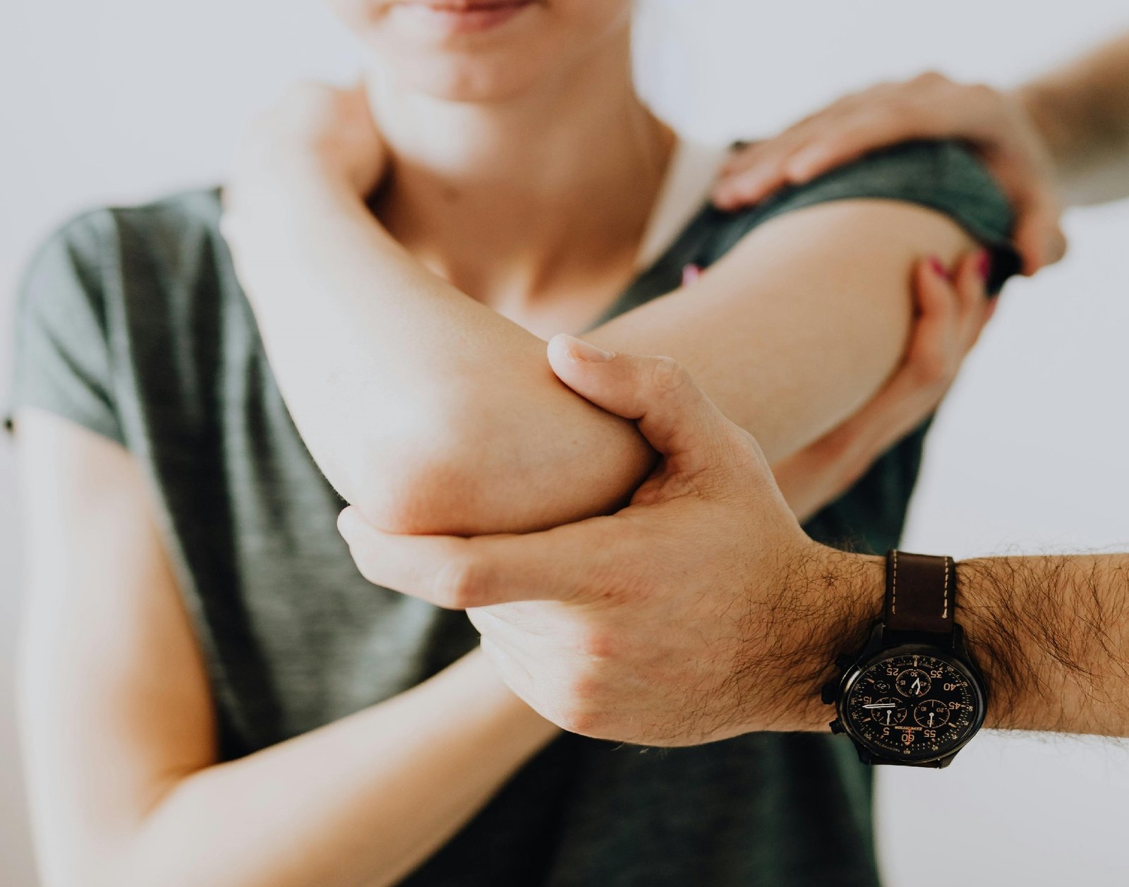 Looking for simple and effective ways to improve your health? Health hacks are handy tips and tricks that can help you make small changes in your daily routine to boost your well-being. Here are some health hacks that you can easily incorporate into your lifestyle: